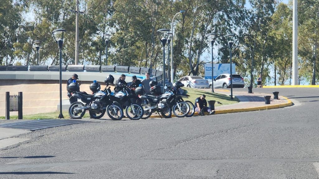 Neuquén: Un policía fue atropellado en la Plaza de las Banderas