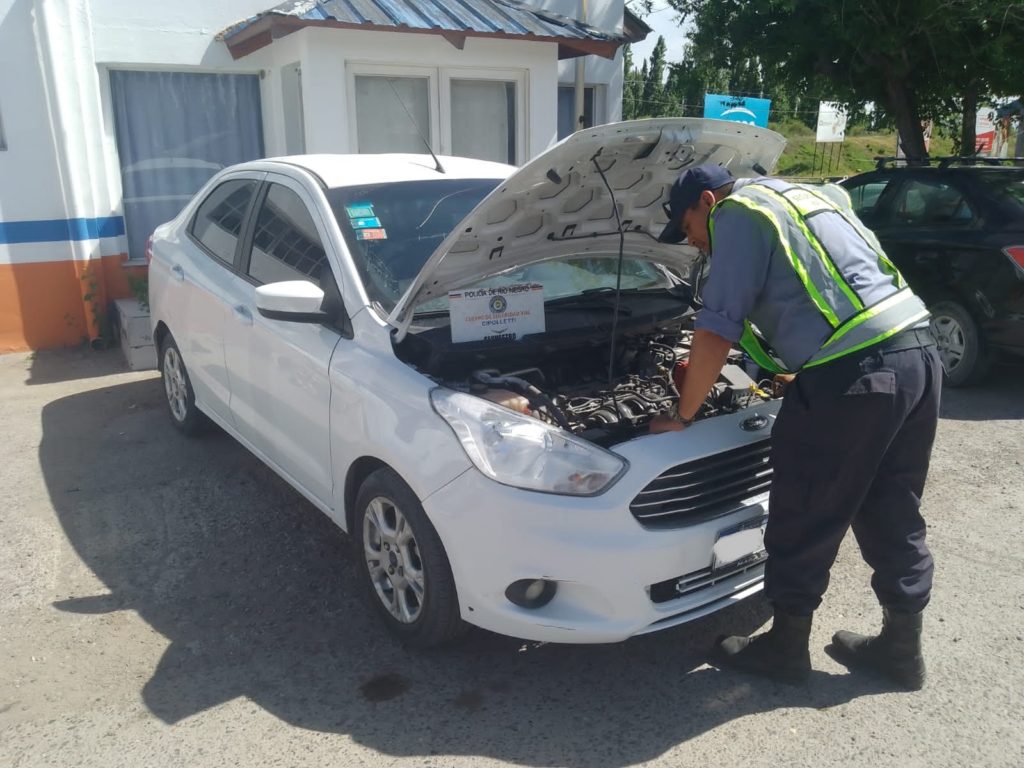 Secuestraron un auto “gemelo” durante un control en Cipolletti