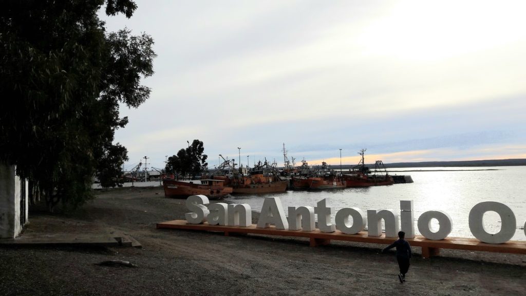 Familia de San Antonio Oeste llegó a Neuquén con lo puesto tras perder todo en un incendio