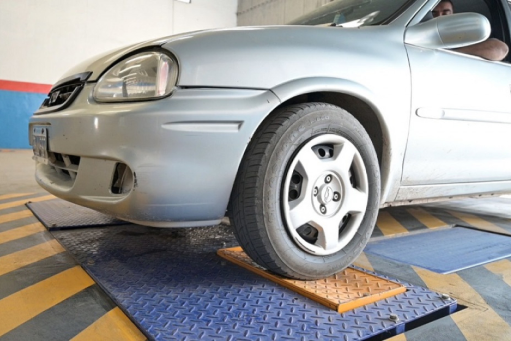 Dudas con el DNU: ¿Se puede circular sin RTO y el seguro?