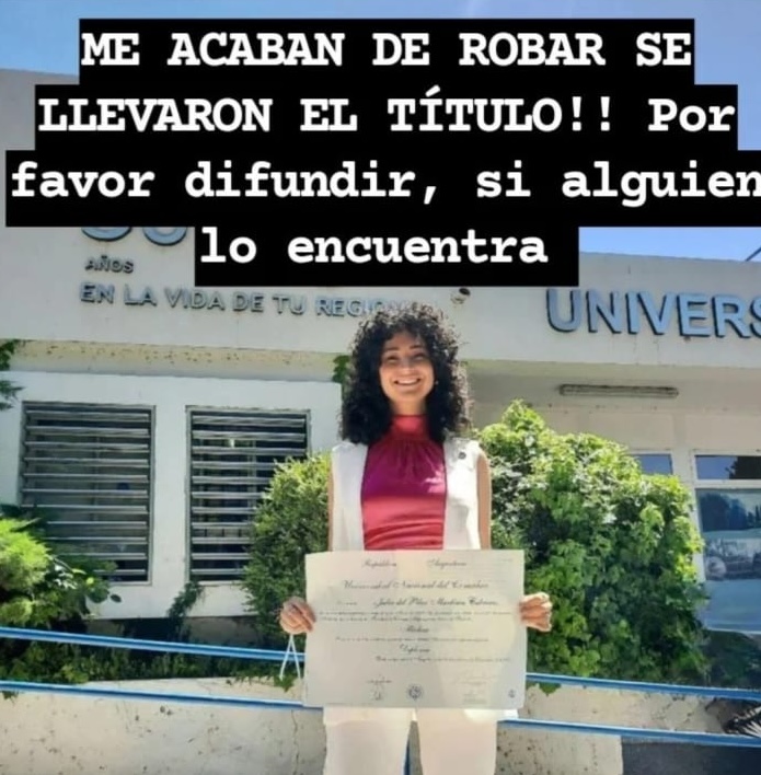 Le entregaron el título universitario y se lo robaron el mismo día