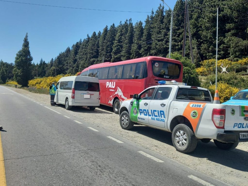 Imprudencia: Chofer de un micro con estudiantes de Chile dio positivo en el alcotest