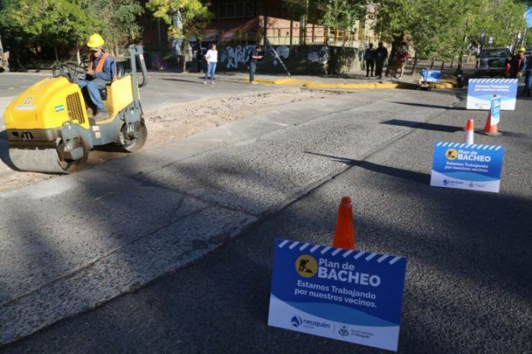 Ejecutaban obra de bacheo y fueron agredidos por un conductor