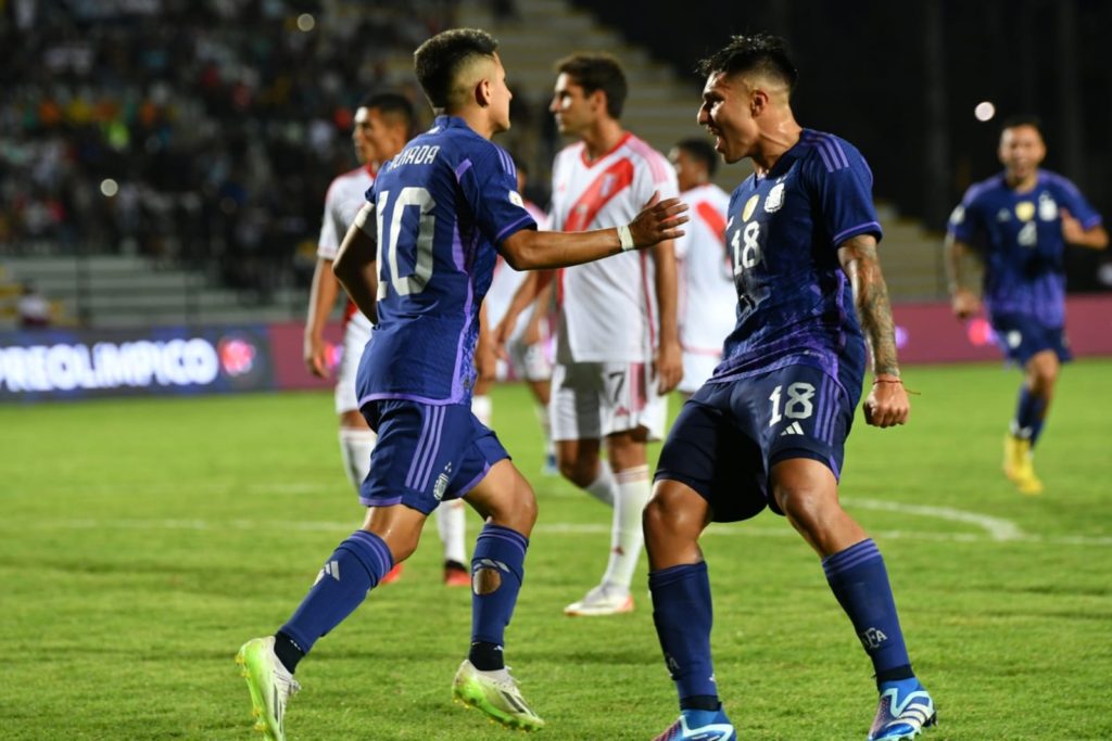 Argentina Sub 23 venció a Perú y se afianza en el Preolímpico