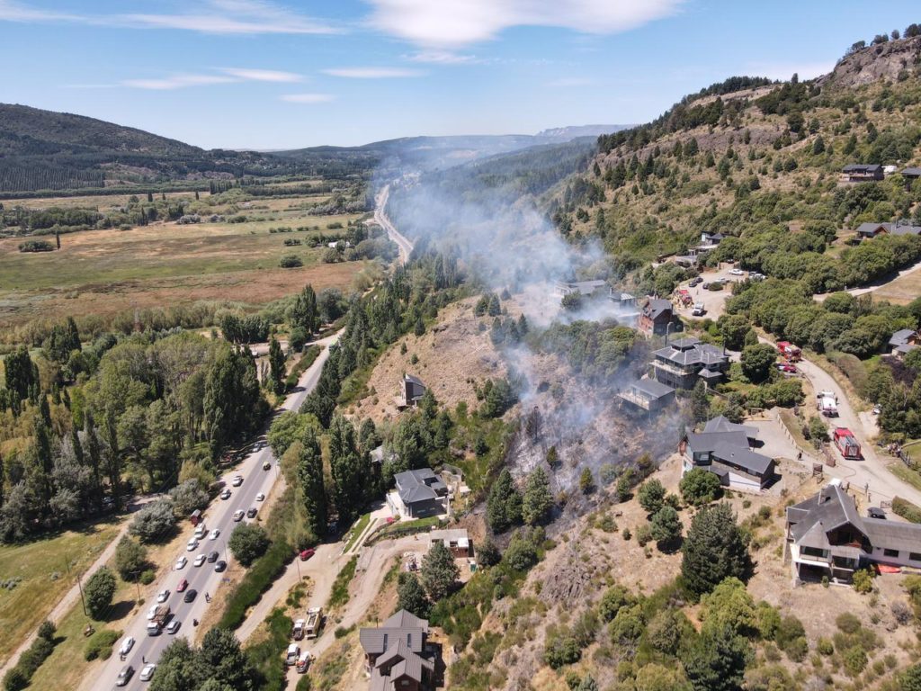 Feroz incendio forestal en San Martín De lo Andes