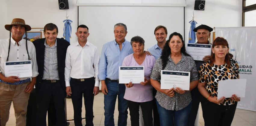 Figueroa entregó aportes del incentivo ganadero a productores del  norte neuquino