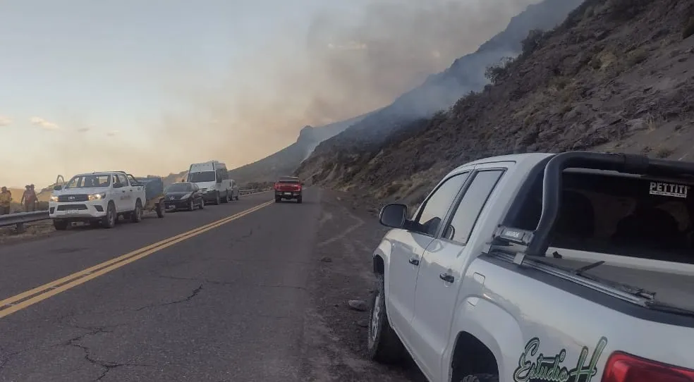 El incendio de pastizales en el Cajón de Hualcupén está controlado