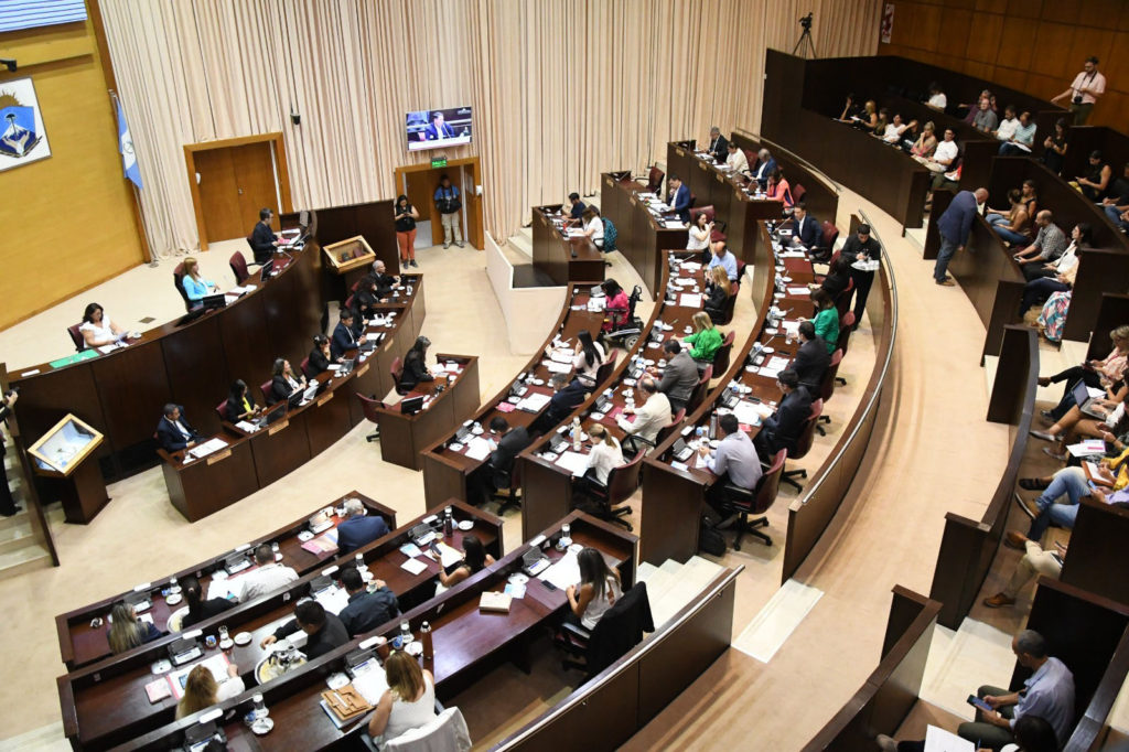 Diputadas Neuquinas presentaron un proyecto para crear una línea gratuita de denuncias en el ámbito educativo