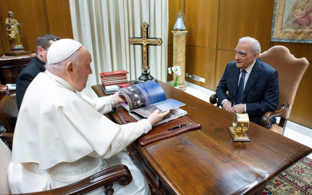 El Papa Francisco se reunió con Martin Scorsese en el Vaticano