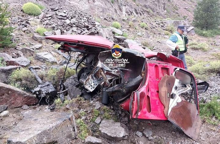 Accidente fatal tras un vuelco y caída a un precipicio