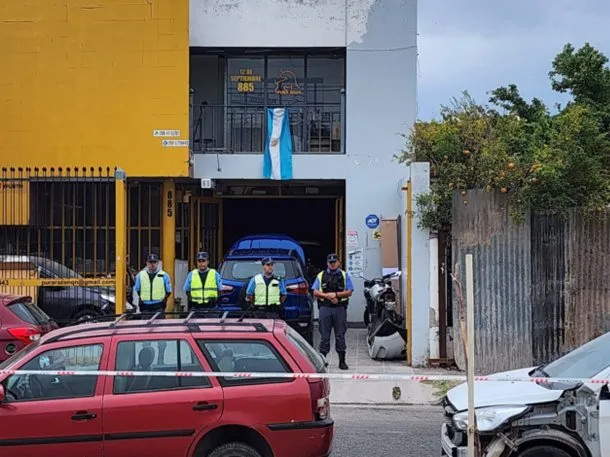 Fijan 12 años y 8 meses de prisión para el policía que mató a un hombre en un taller mecánico