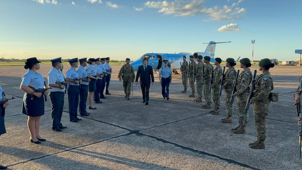 Javier Milei llegó a Corrientes para su primera visita a una provincia como Presidente