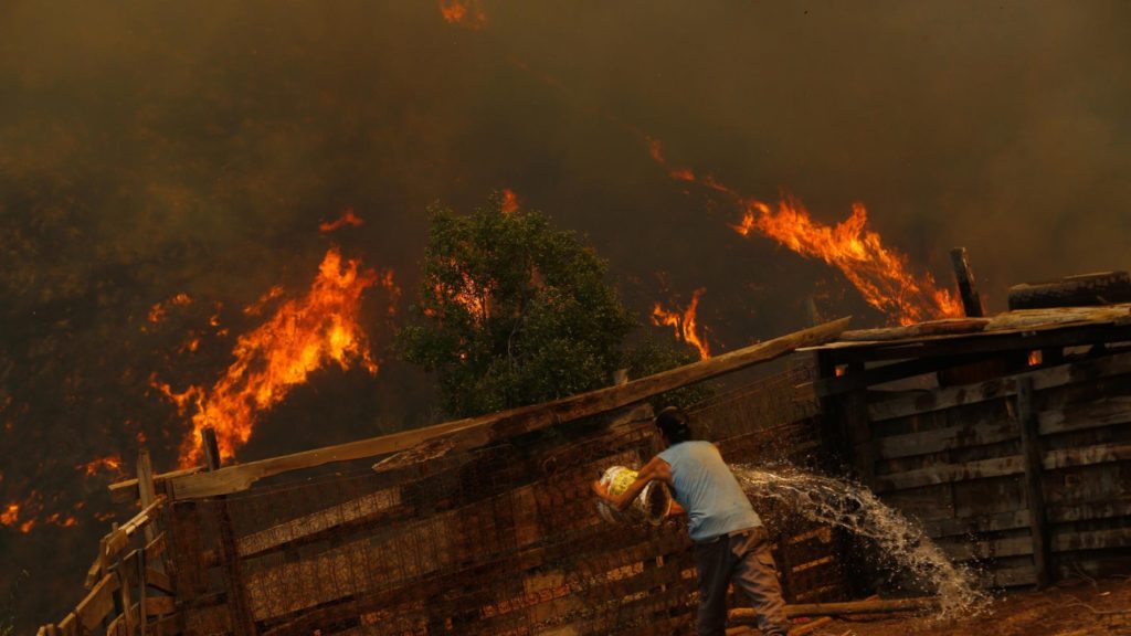 Más de 100 muertos por los incendios en Chile