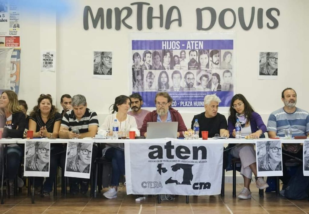 Docentes apuntarían a mejorar los salarios en un 20% en la próxima paritaria