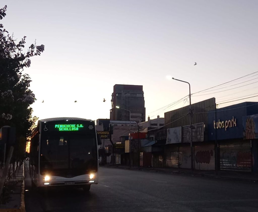 Transporte urbano, interurbano y larga distancia de Neuquén paran este jueves