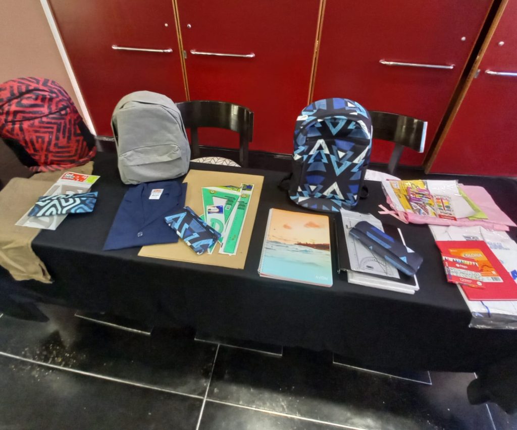 ¿Donde se entregarán los kits escolares del municipio?