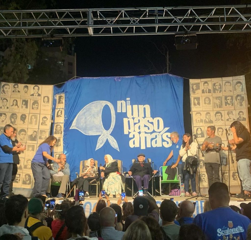 Multitudinaria marcha por la Memoria, la Verdad y la Justicia