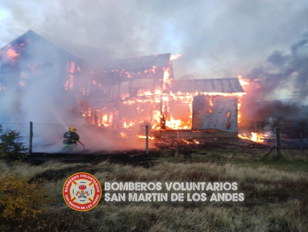 San Martín de los Andes: Incendio en barrio Las Marías del Valle