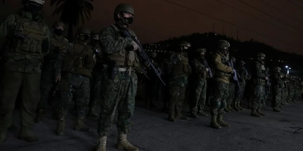 Chile decretó toque de queda en tres comunas de la provincia de Arauco por el asesinato de tres carabineros