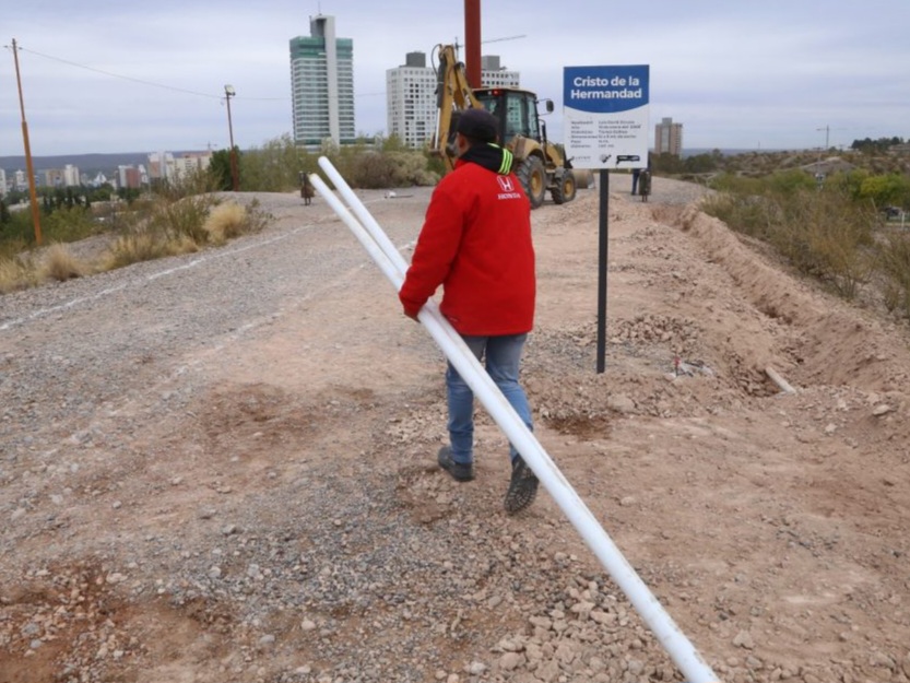 Arrancaron los trabajos en el mirador de la ciudad de Neuquén