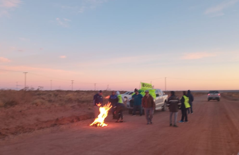 Uocra se manifiesta en la zona de Sierra Barrosa