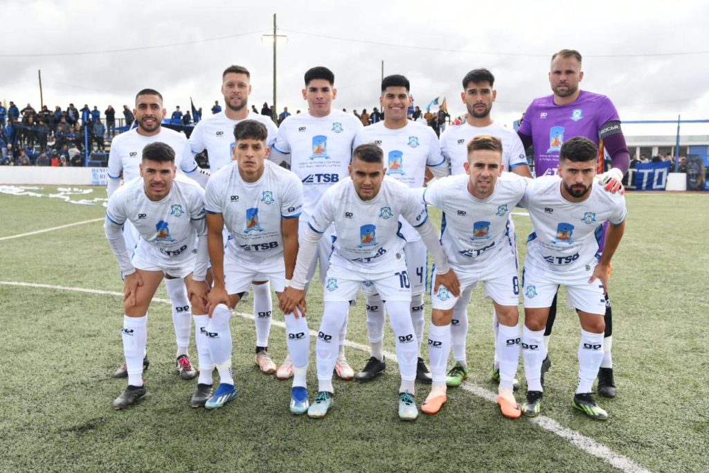 Deportivo Rincón celebra su primer triunfo de la temporada frente a Cipolletti