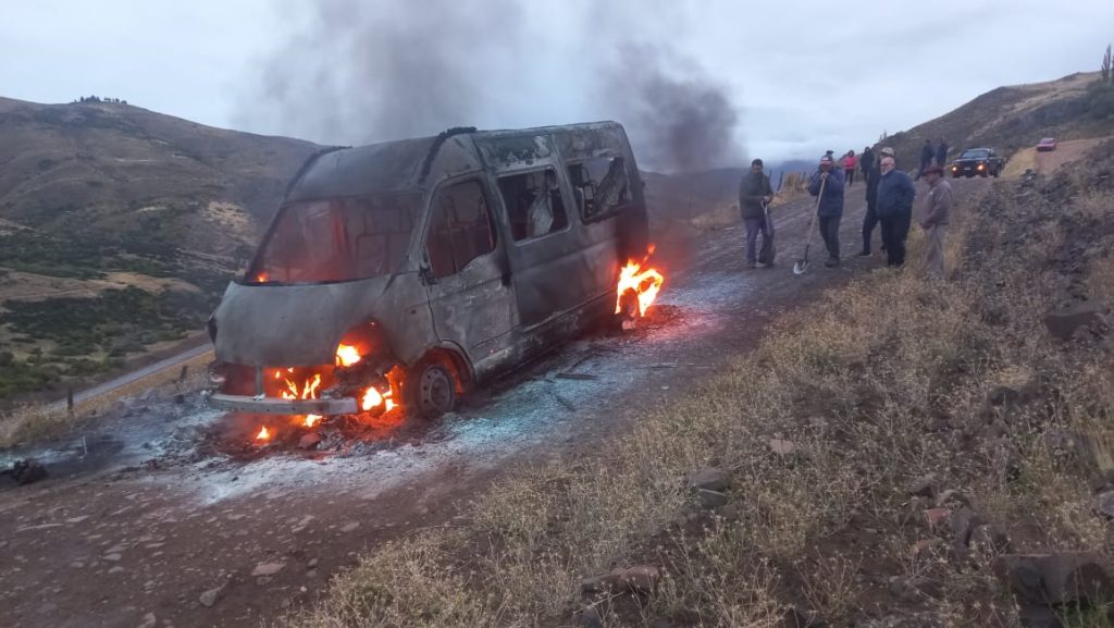 Se incendió un transporte escolar en Pilo Lil