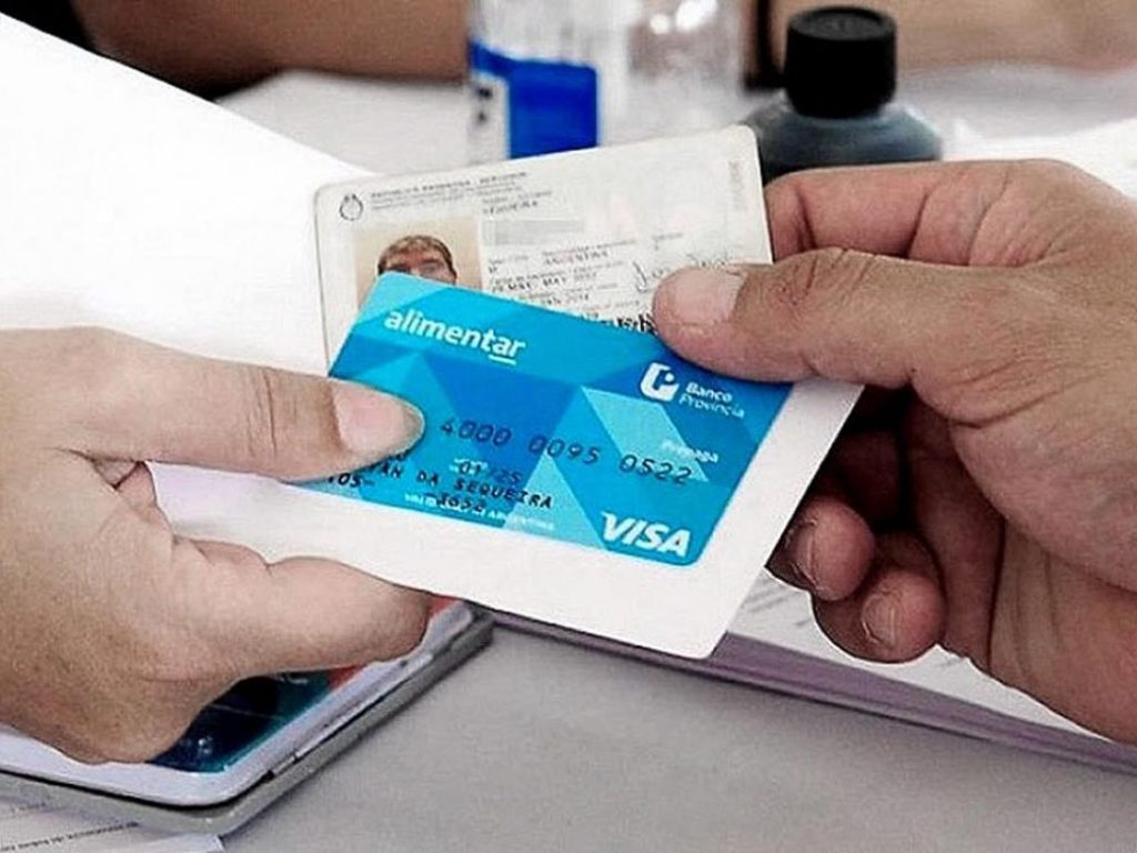 El Gobierno anunció un nuevo aumento para la AUH y la Tarjeta Alimentar