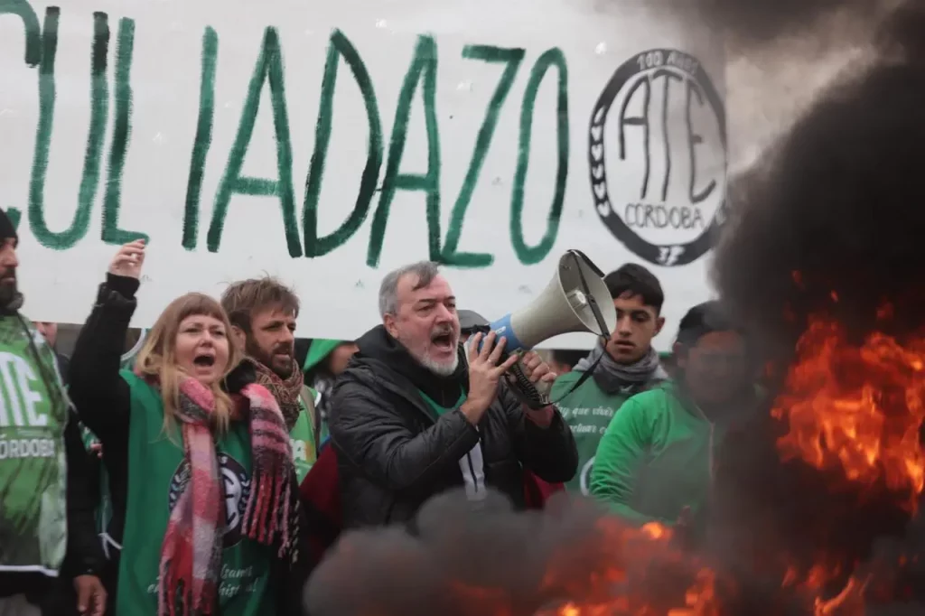 Ante el anuncio de más despidos en el Estado para junio, ATE convocó a un Congreso Nacional