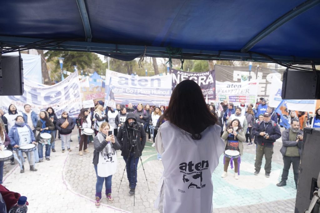 Paro y movilización en Neuquén en Defensa de la Educación Pública