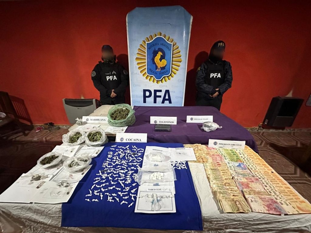 PFA detuvo a dos mujeres que traficaban cocaína y marihuana