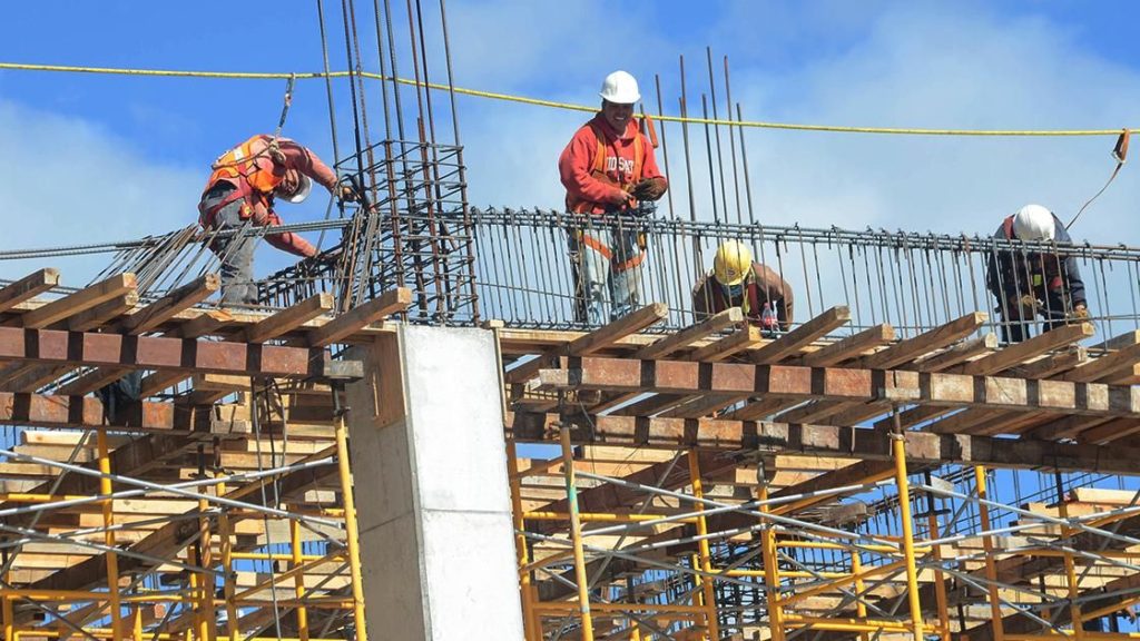 Dura caída en la industria y construcción argentina en marzo