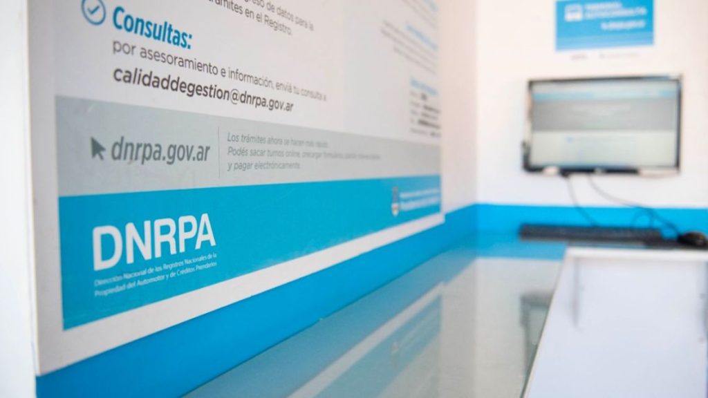 El Gobierno cerrará el 40% de los registros del automotor