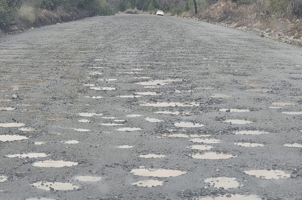 Imposible transitar en el acceso a Lolog