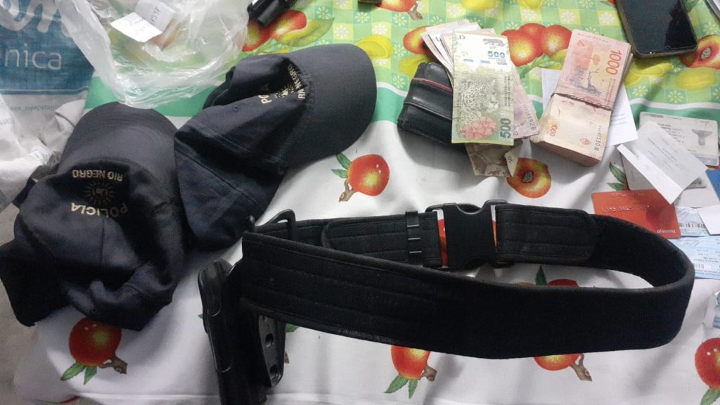 Indumentaria policial robada fue hallada en Roca