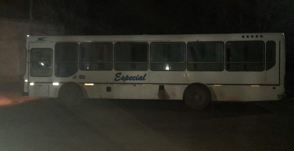 Insólito: Retienen un colectivo que no contaba con documentación