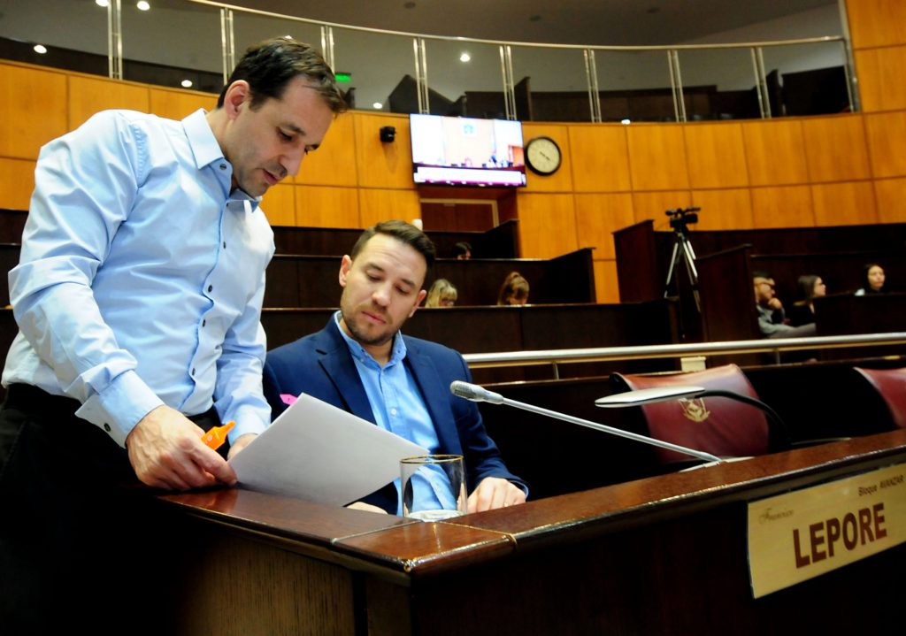 ¿Legislatura o escribanía?