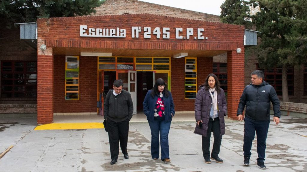 Martínez garantizó el funcionamiento de las escuelas tras el receso