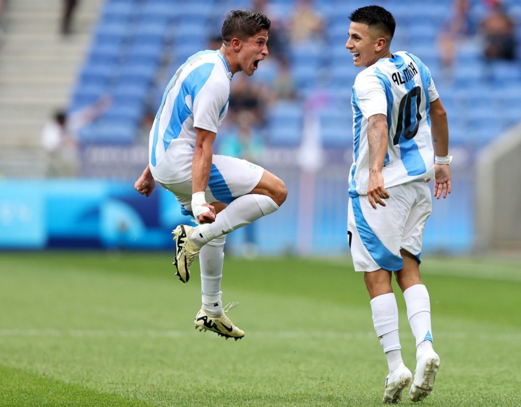 Argentina ganó y espera rival en cuartos de final
