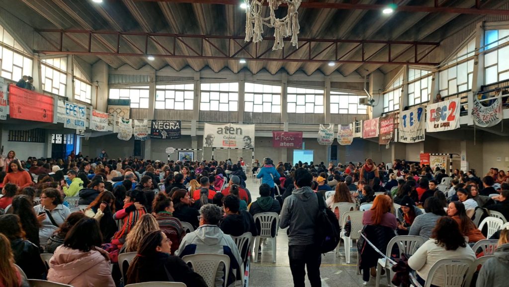 Martínez y los descuentos a docentes: «No seremos permisivos con las asambleas y paros sin cobertura gremial»