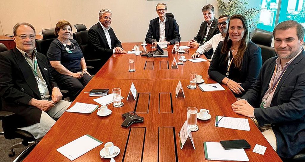 El gobernador Figueroa se reunió con empresarios brasileños para avanzar en la exportación de gas de Vaca Muerta