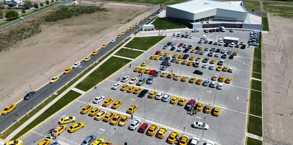 El Gobierno Provincial anunció créditos para taxistas y remiseros