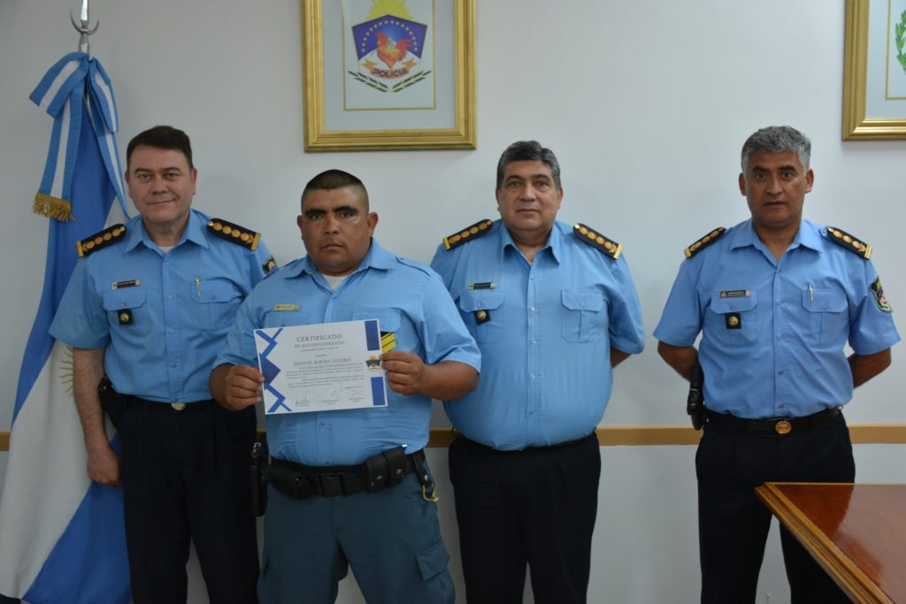 Héroe en Piedra del Águila: un policía salvó a un bebé con RCP