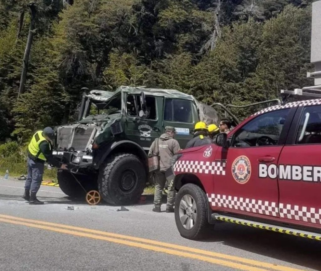 Seis heridos tras el vuelco de un camión de Gendarmería Nacional