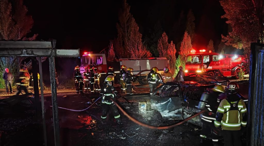Cuatro dotaciones de bomberos acudieron a un incendio en San Martín de los Andes