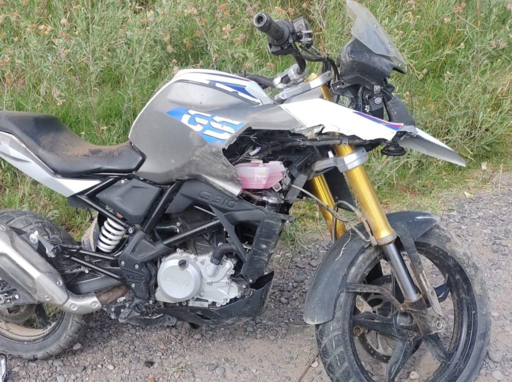 Chocó mientras conducía una moto con pedido de secuestro, intento huir y terminó preso