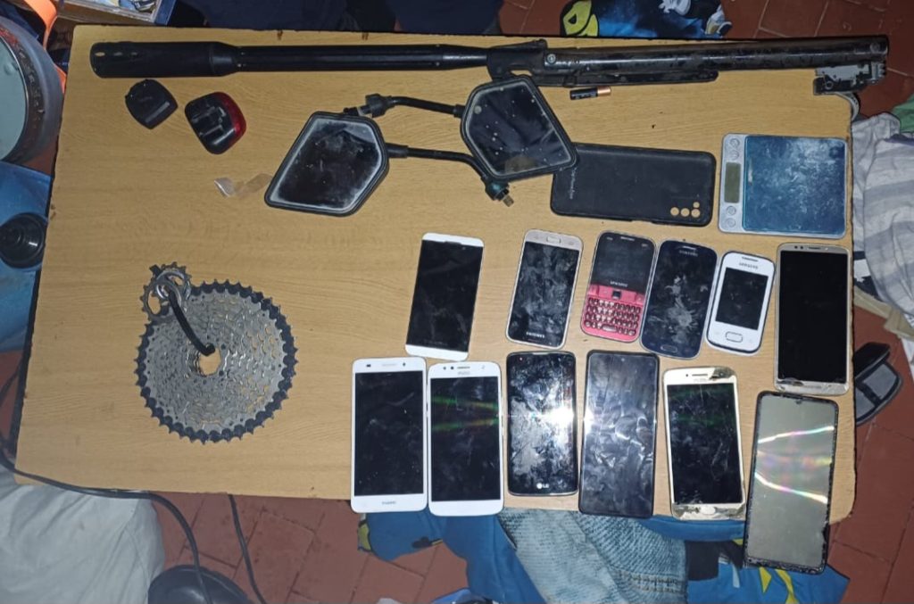 Secuestraron elementos vinculados a una banda delictiva tras allanamientos en Cipolletti
