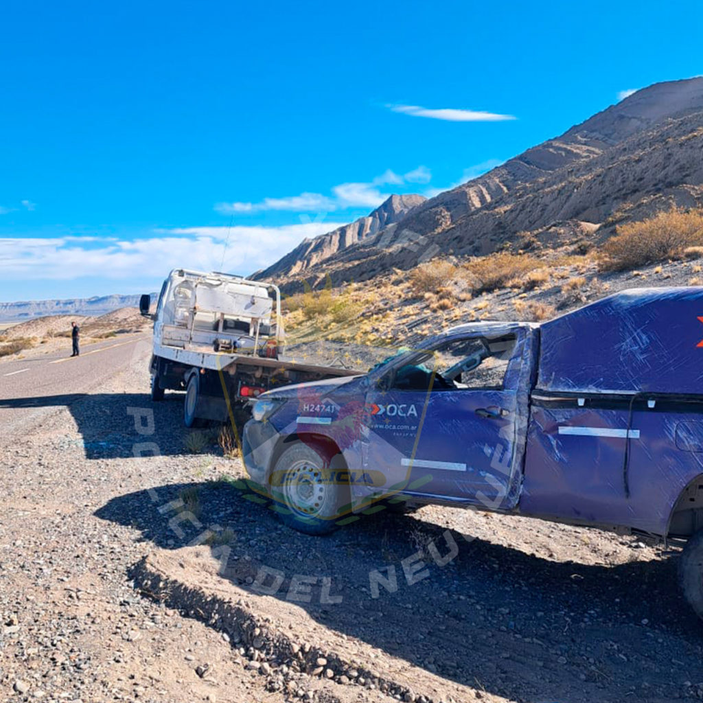 Chos Malal: conductor herido tras el vuelco de una camioneta del correo en Ruta 40