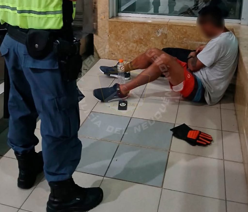 Detectaron a un hombre con pedido de captura en la ETON