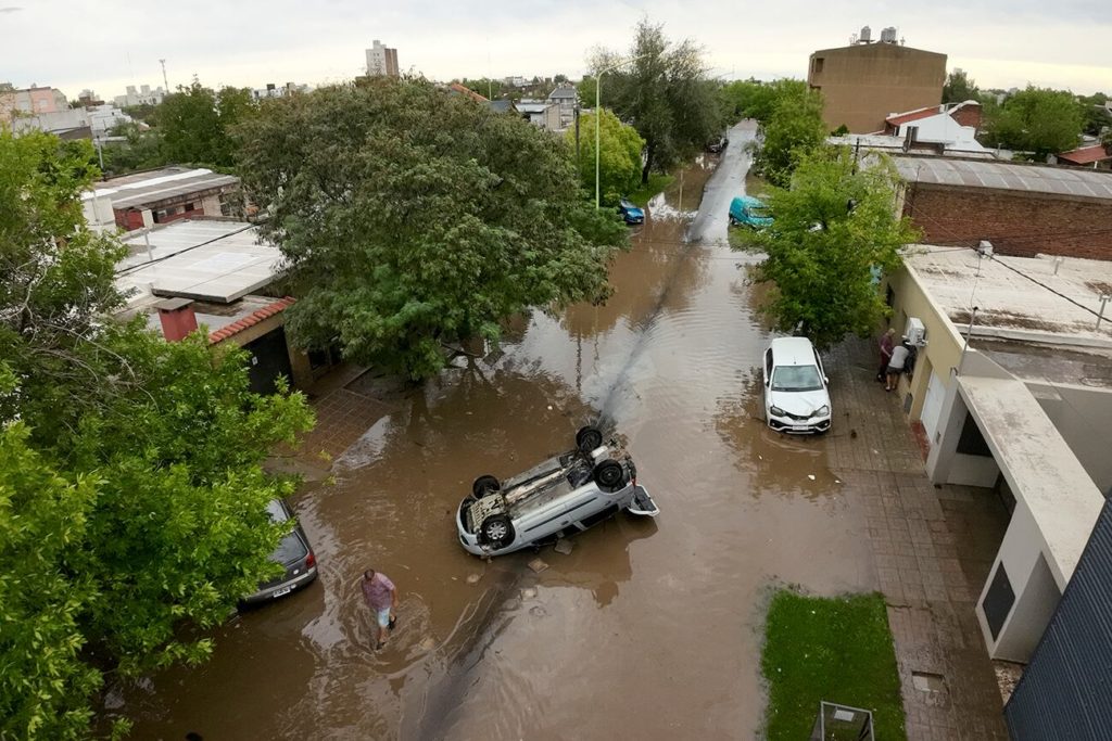 Bahía Blanca: Confirmaron 16 muertes por el temporal de lluvia